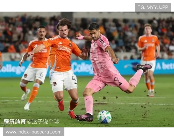 路易斯·苏亚雷斯头球绝杀后脱衣庆祝，葡萄牙体育主场沸腾